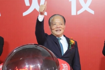 中国J9集团国际站智能造作基地年产三亿米电子布智能造作出产线成功点火
